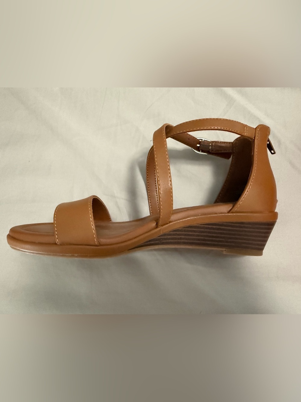 NWT Kelly & Katie’s Women’s Tan Strappy Wedge Sandals - Picture 7 of 7